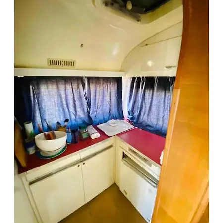 Camping каравана в Sinemoreț